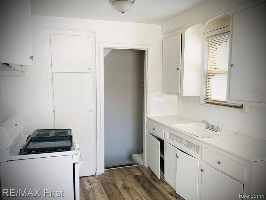 Detroit, MI 48223,15910 W Parkway ST