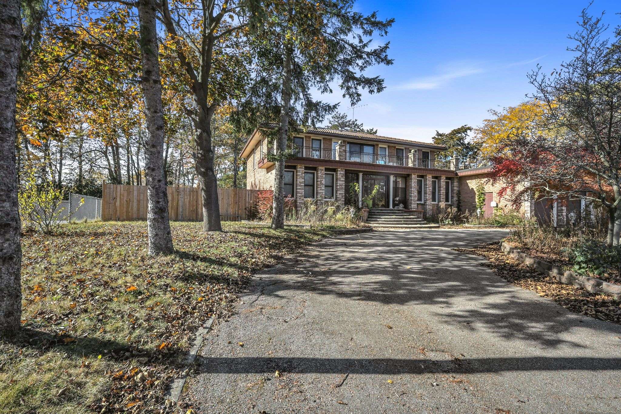 Oshawa, ON L1G 6Z5,1010 Ritson RD N