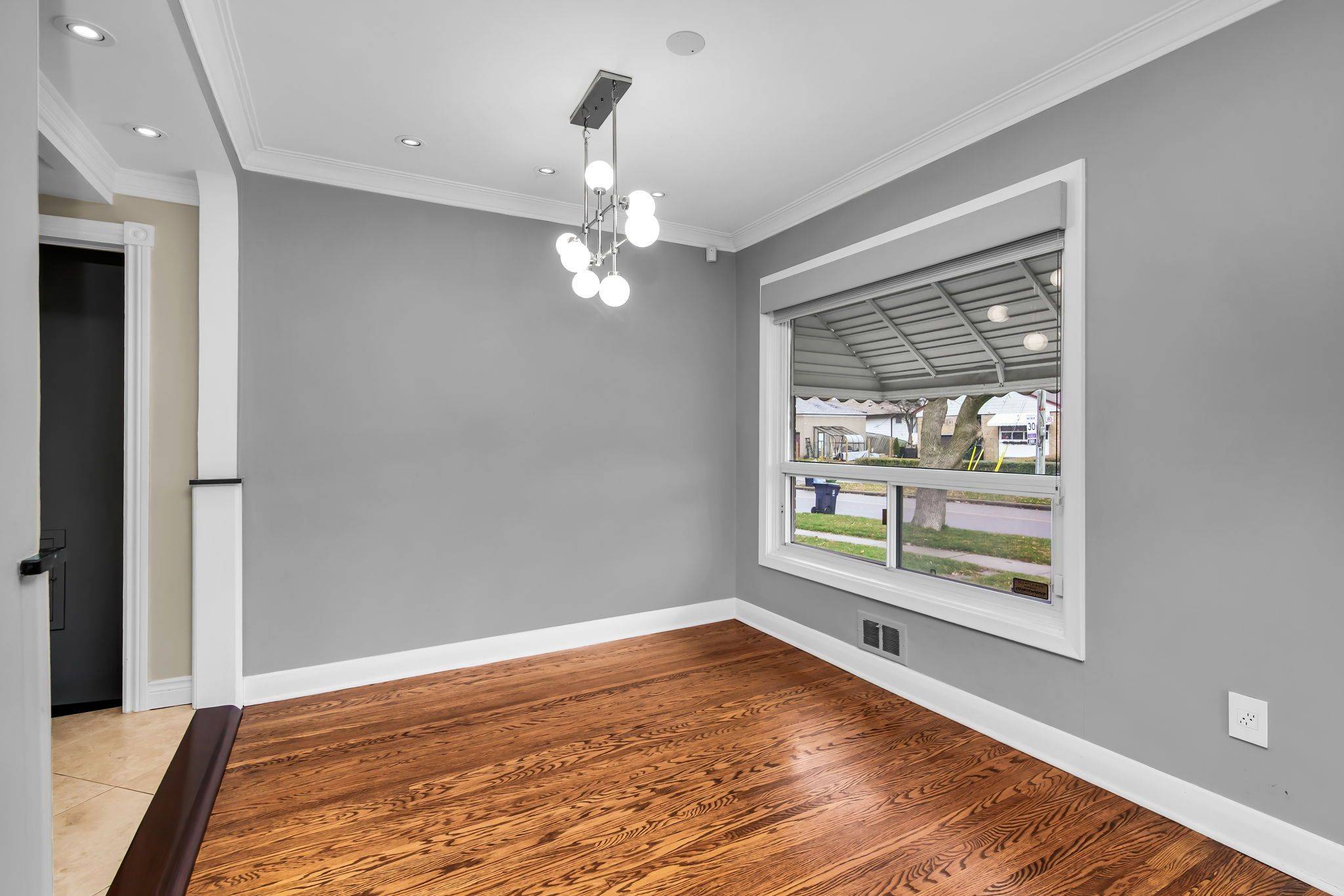 Toronto E08, ON M1M 3E2,46 Basildon CRES