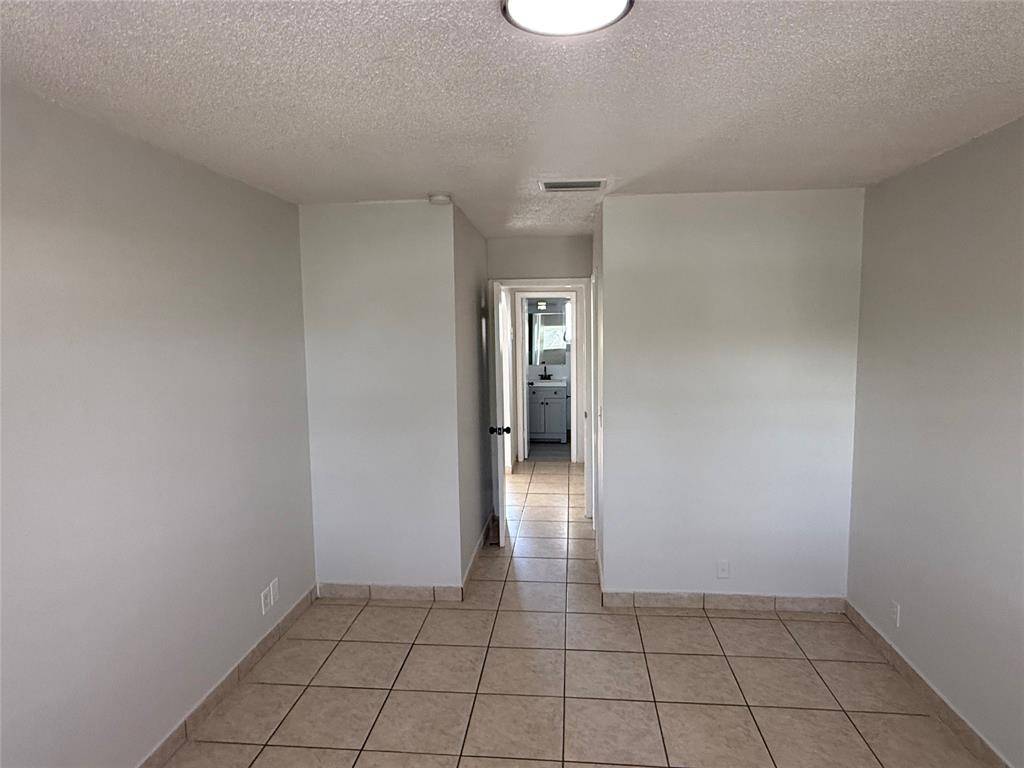 Hallandale Beach, FL 33009,720 NE 7th St #7