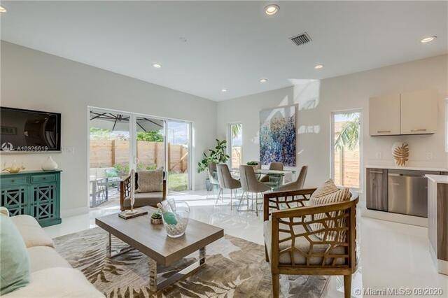 Oakland Park, FL 33334,696 NE 43rd St #696