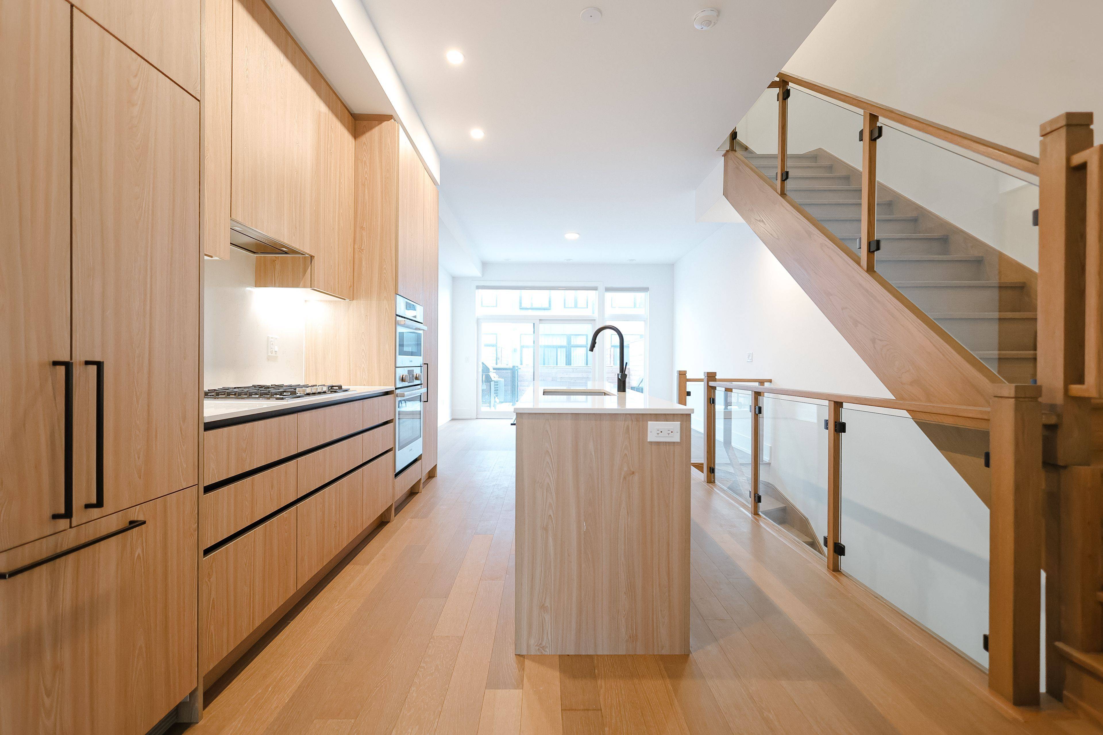 Mississauga, ON L5H 0B2,50 COVESIDE DR #30