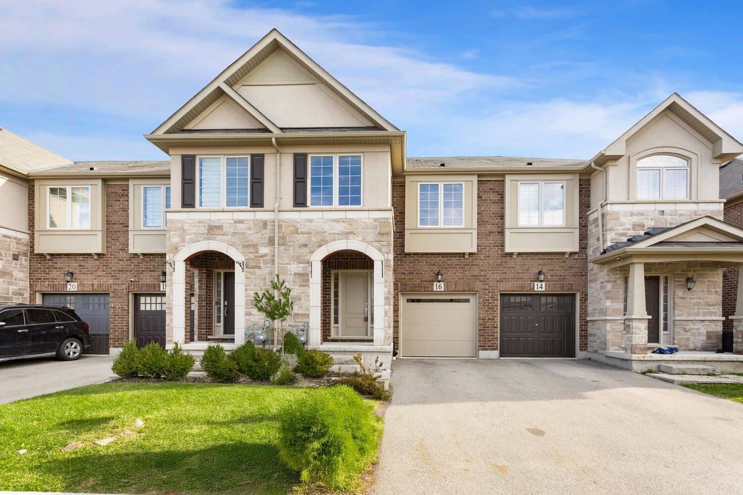 Milton, ON L9T 7K4,16 Heaven CRES