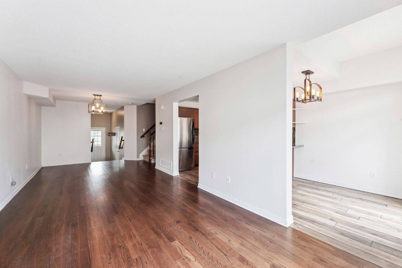 Kanata, ON K2S 0J4,142 Lokoya ST