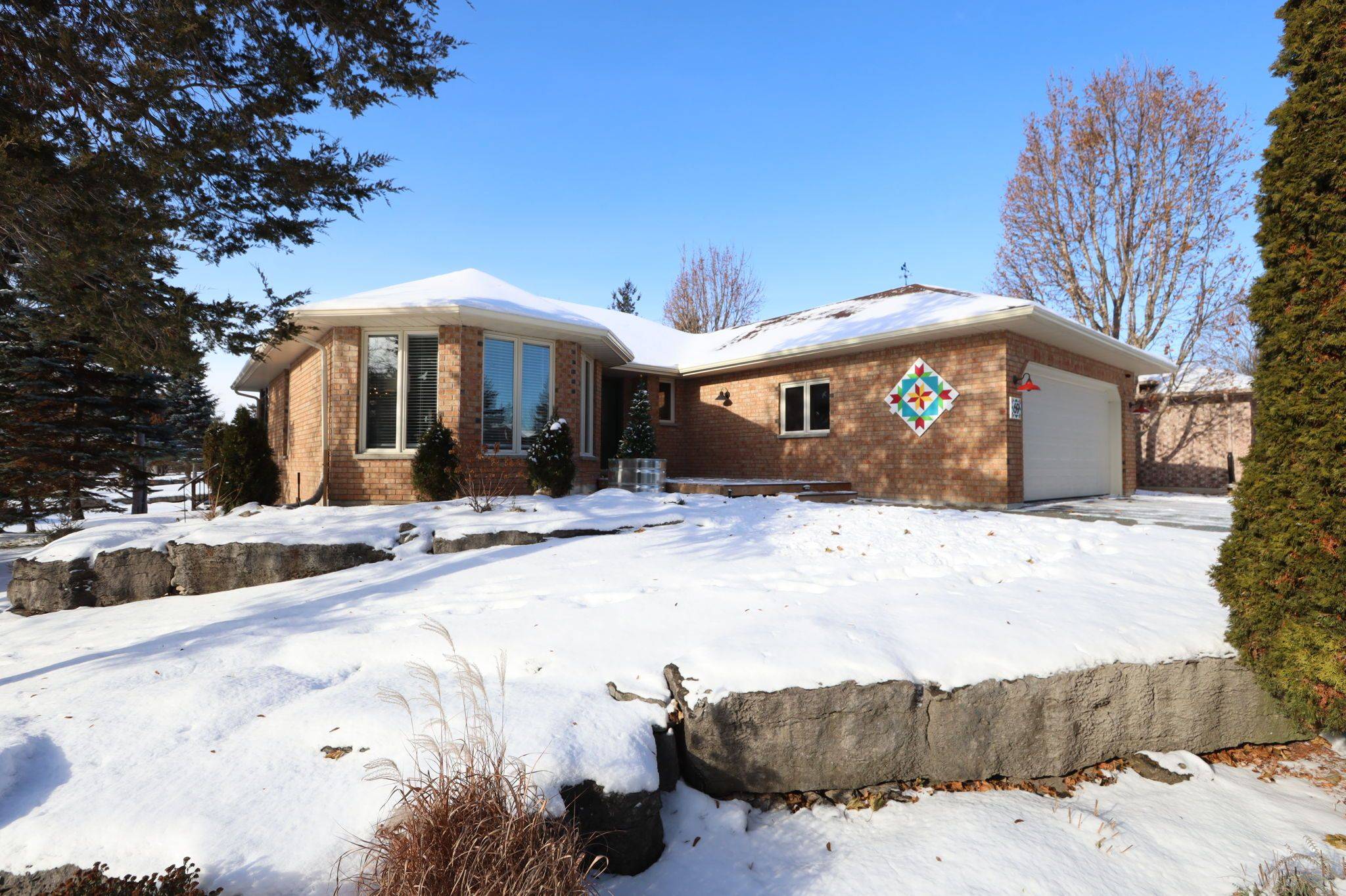 Kawartha Lakes, ON K0M 1A0,69 Island Bay DR