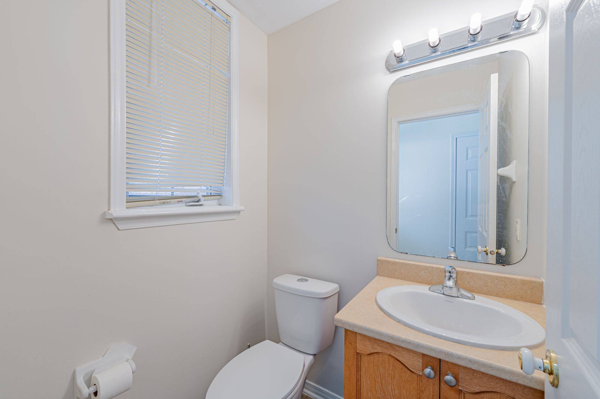 Barrhaven, ON K2J 5J3,184 Deercroft AVE