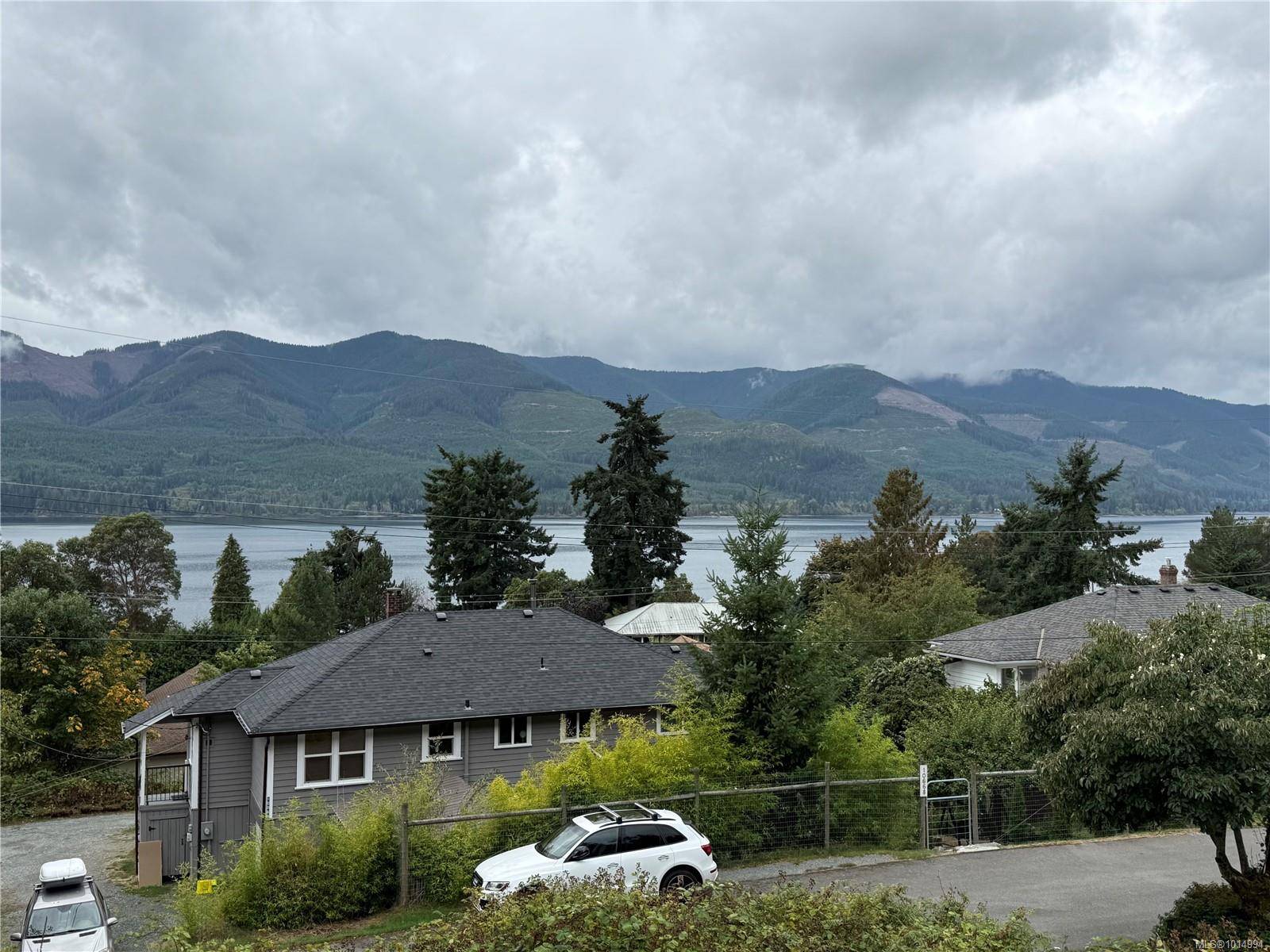 Youbou, BC V0R 3E1,10667 Cedar Dr