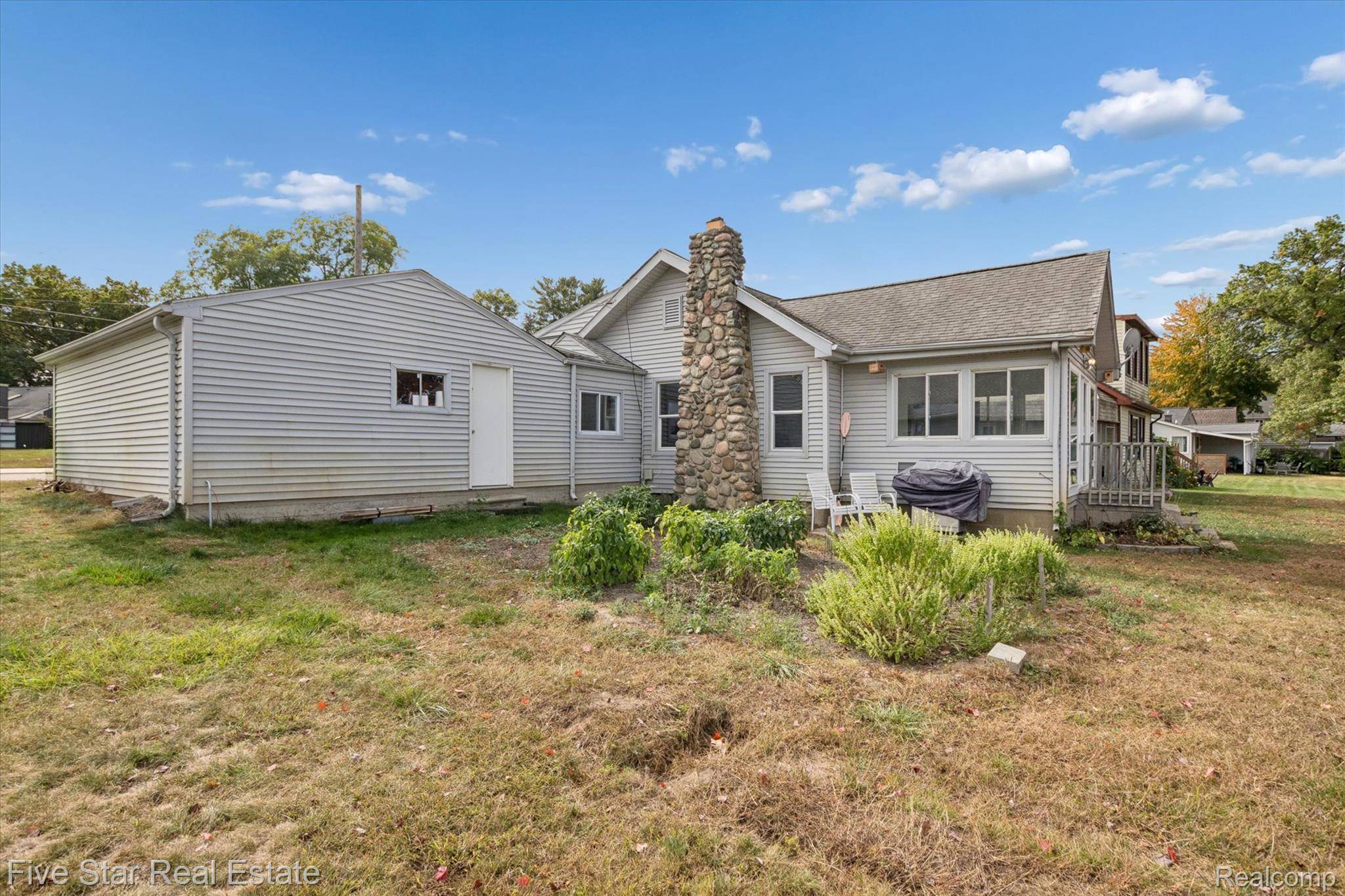 White Lake, MI 48386,9548 Roundlake BLVD NE