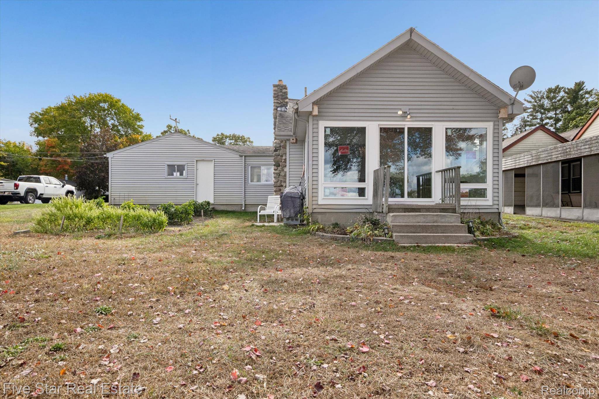 White Lake, MI 48386,9548 Roundlake BLVD NE