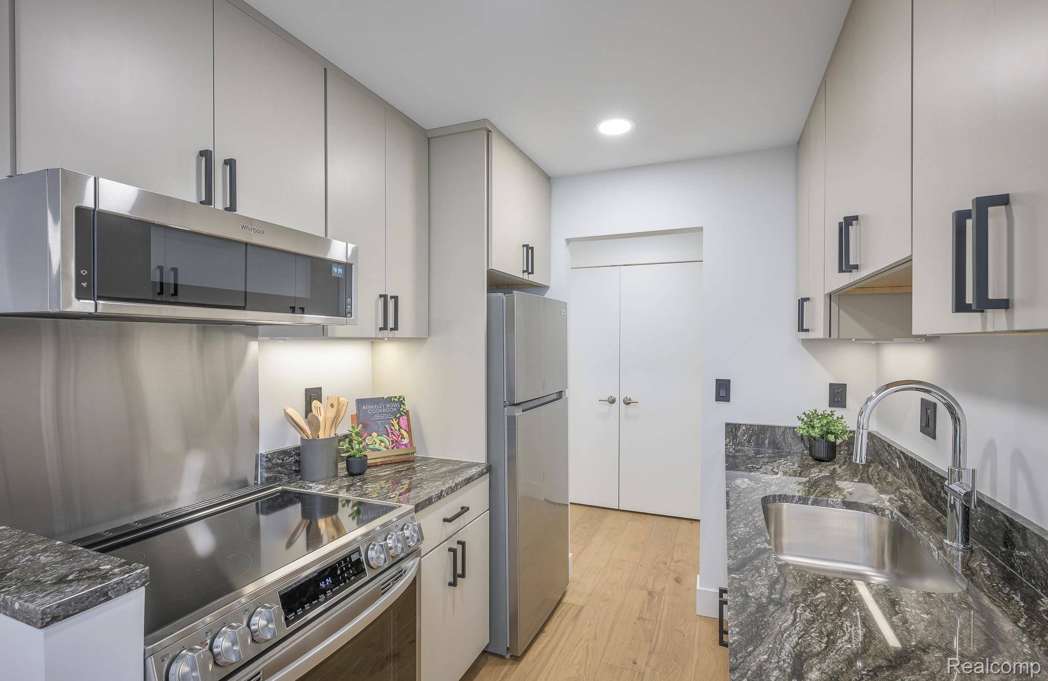 Birmingham, MI 48009,411 S Old Woodward AVE #631