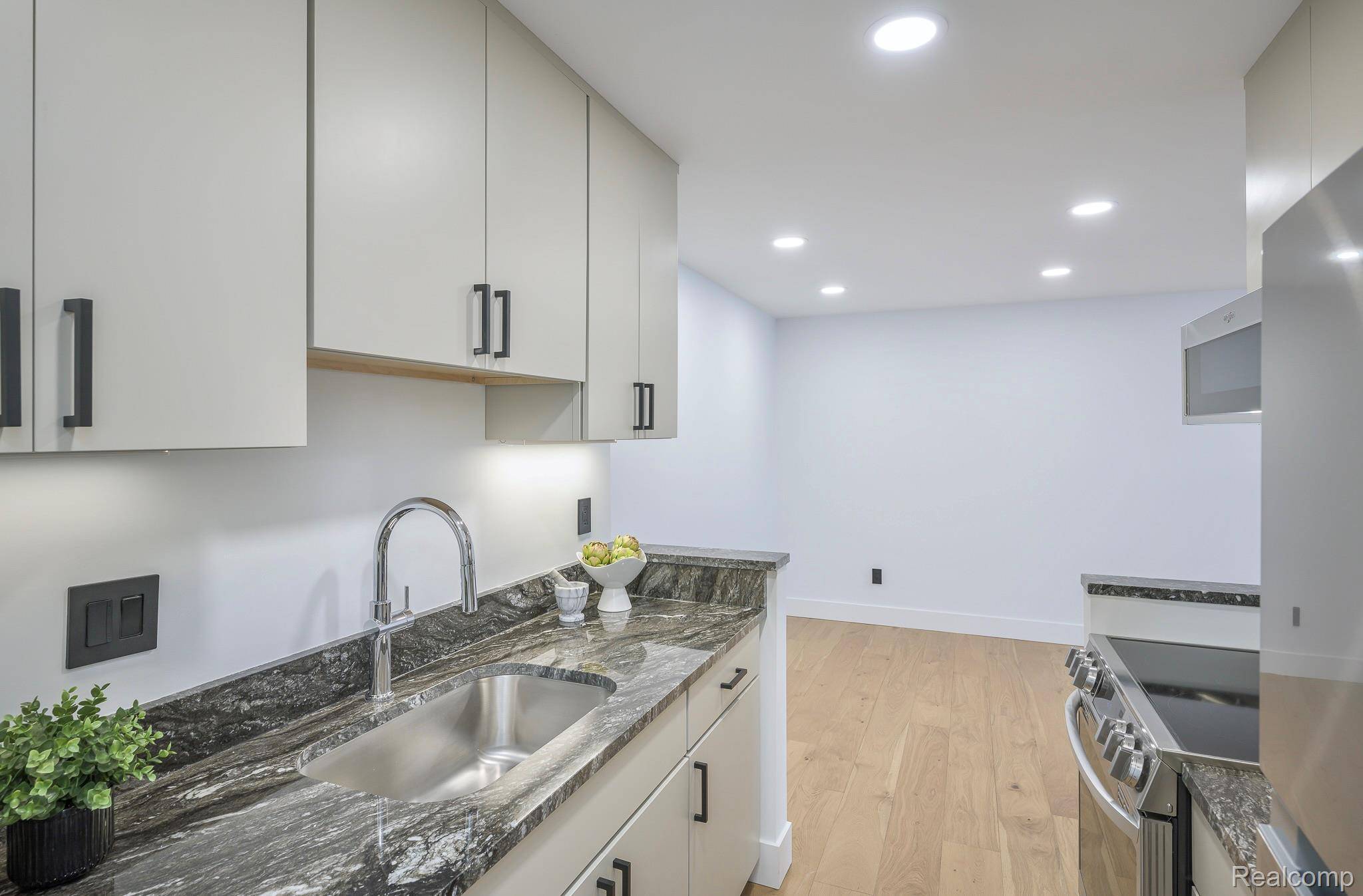 Birmingham, MI 48009,411 S Old Woodward AVE #631