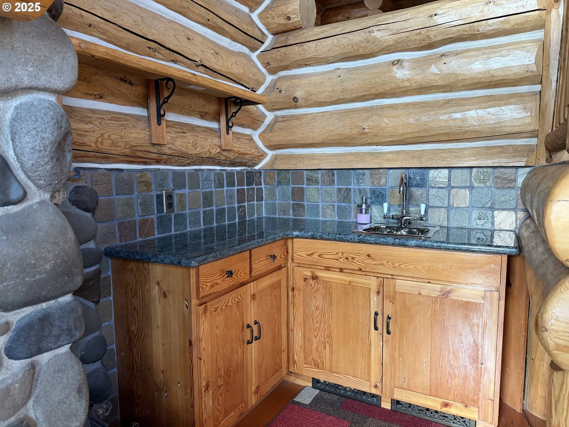 Maupin, OR 97037,507 ELROD AVE