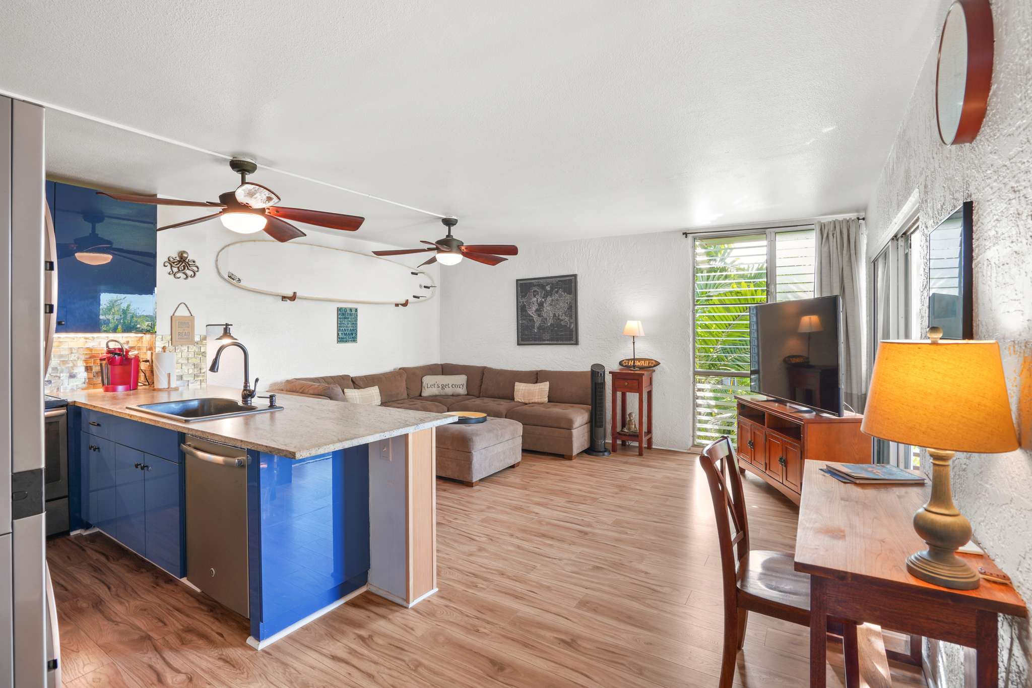 Kailua-kona, HI 96740,75-6016 ALII DR #305