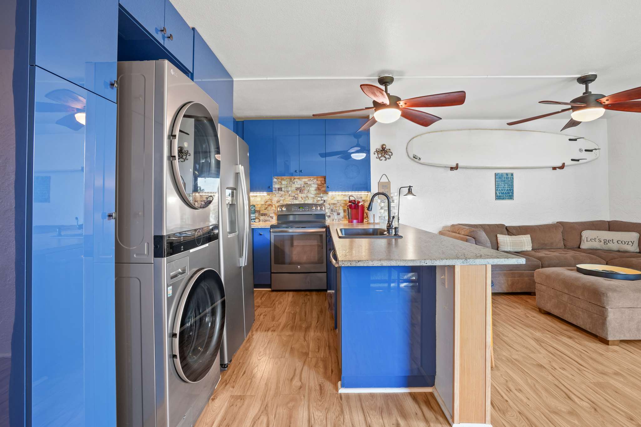 Kailua-kona, HI 96740,75-6016 ALII DR #305