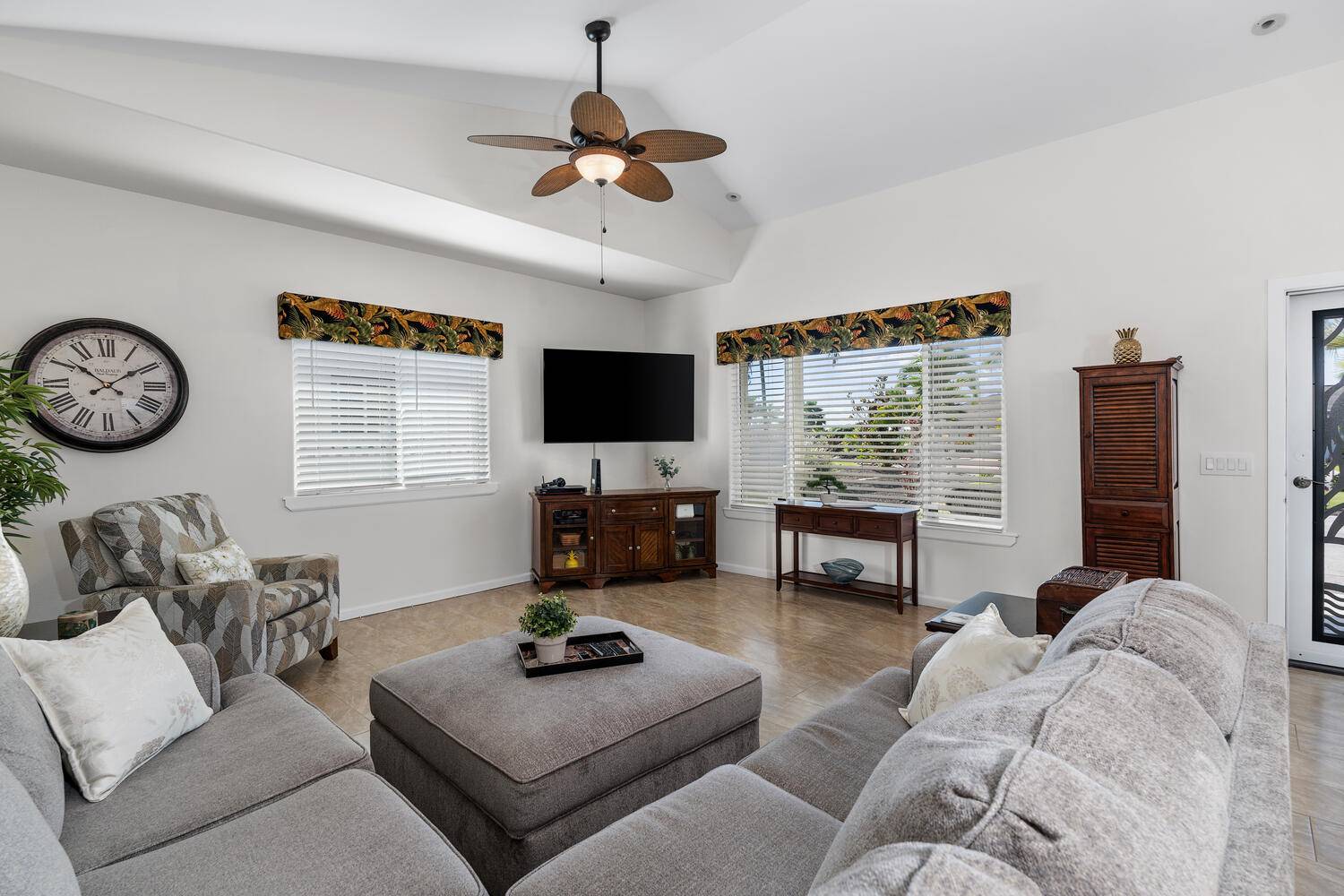 Kailua-kona, HI 96740,73-4361 LULA ST