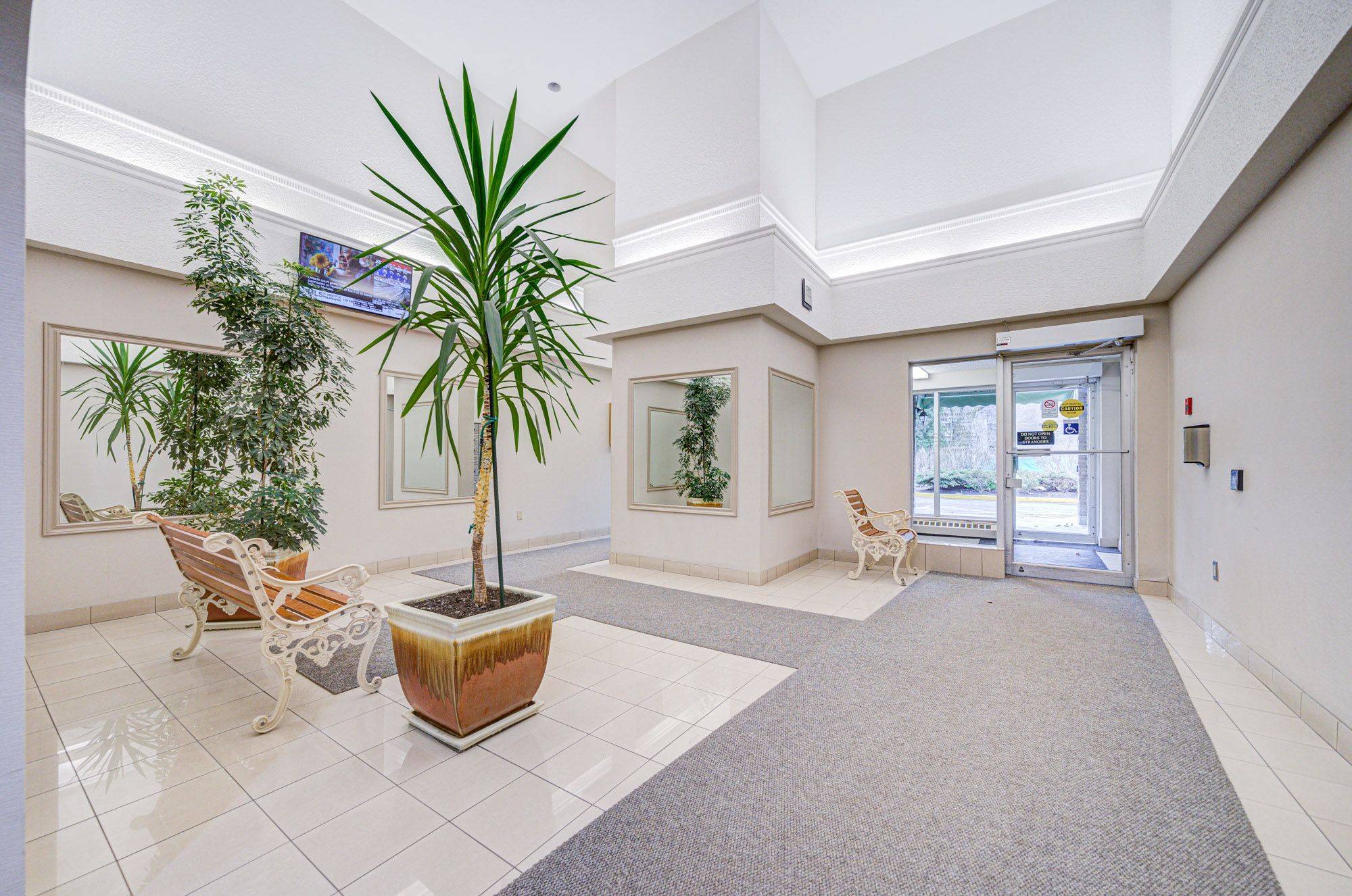 Toronto C15, ON M2N 3J9,4005 Don Mills RD #326