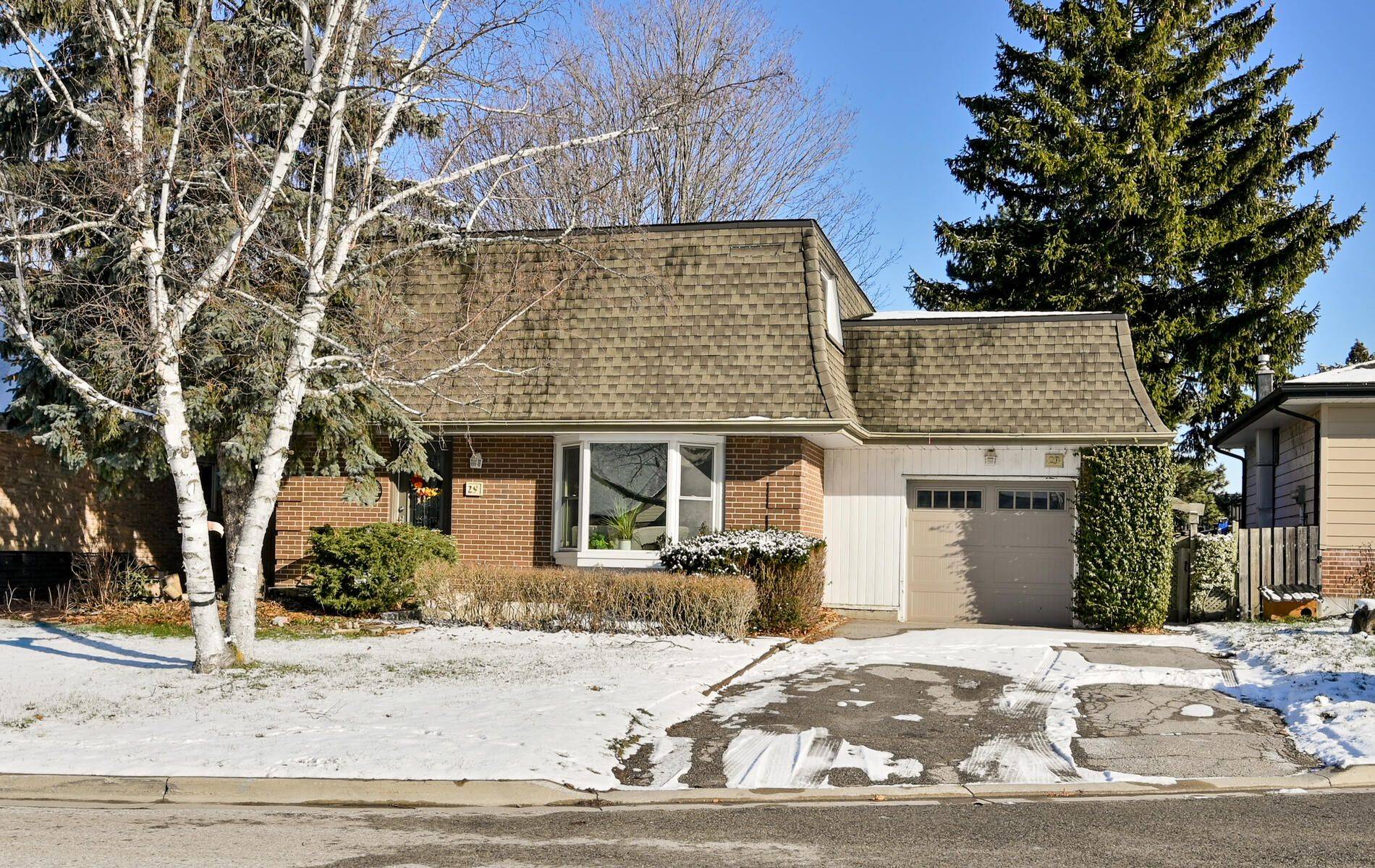 Whitby, ON L1N 5M7,29 Glenmount CT