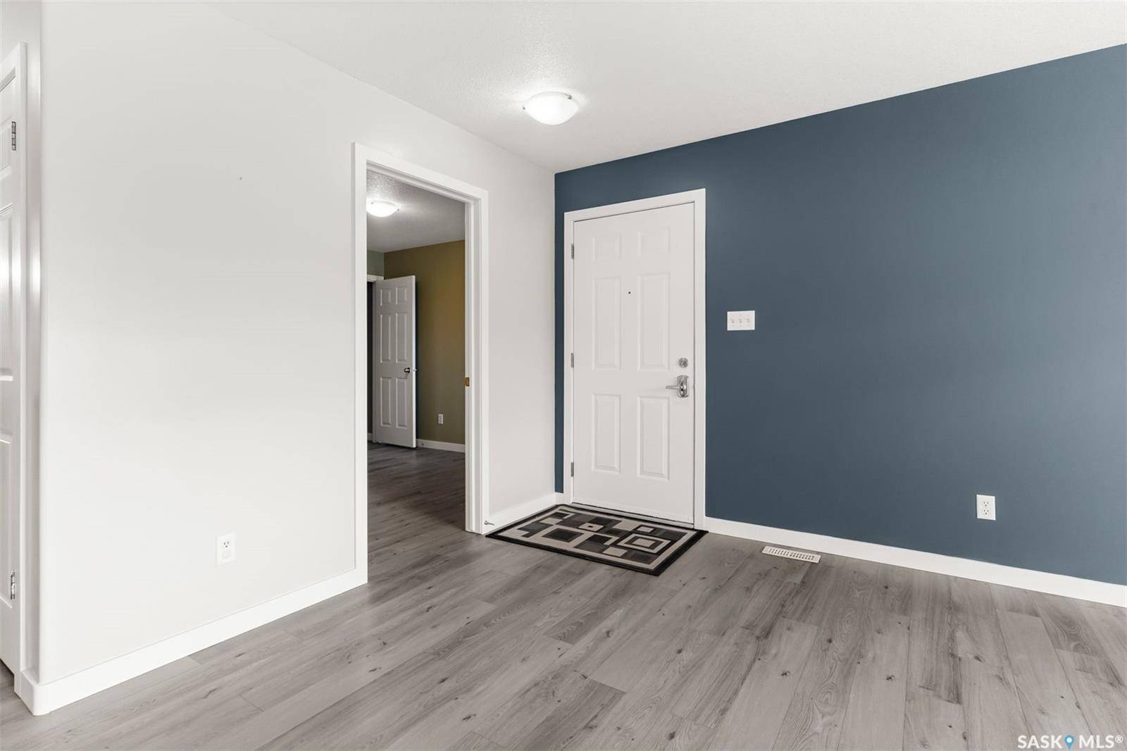 Regina, SK S4N 7L9,3918 7th AVENUE E