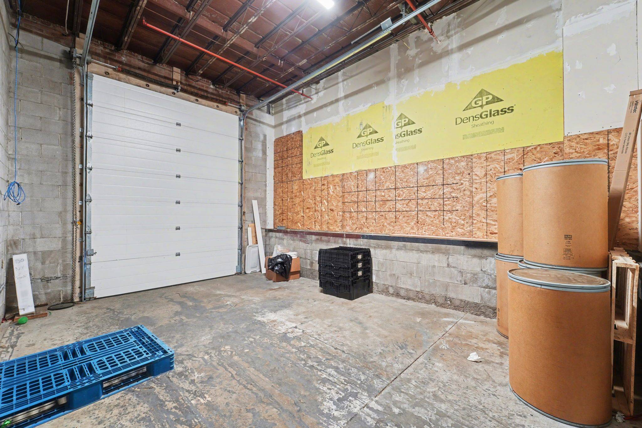 Toronto W05, ON M9M 2G5,50 Bartor RD #Lower Level