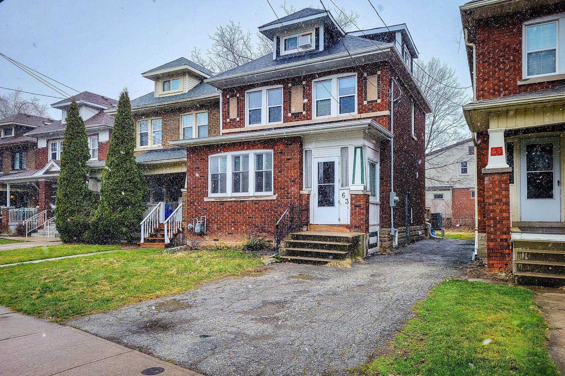 Hamilton, ON L8S 1V2,63 Paisley AVE S