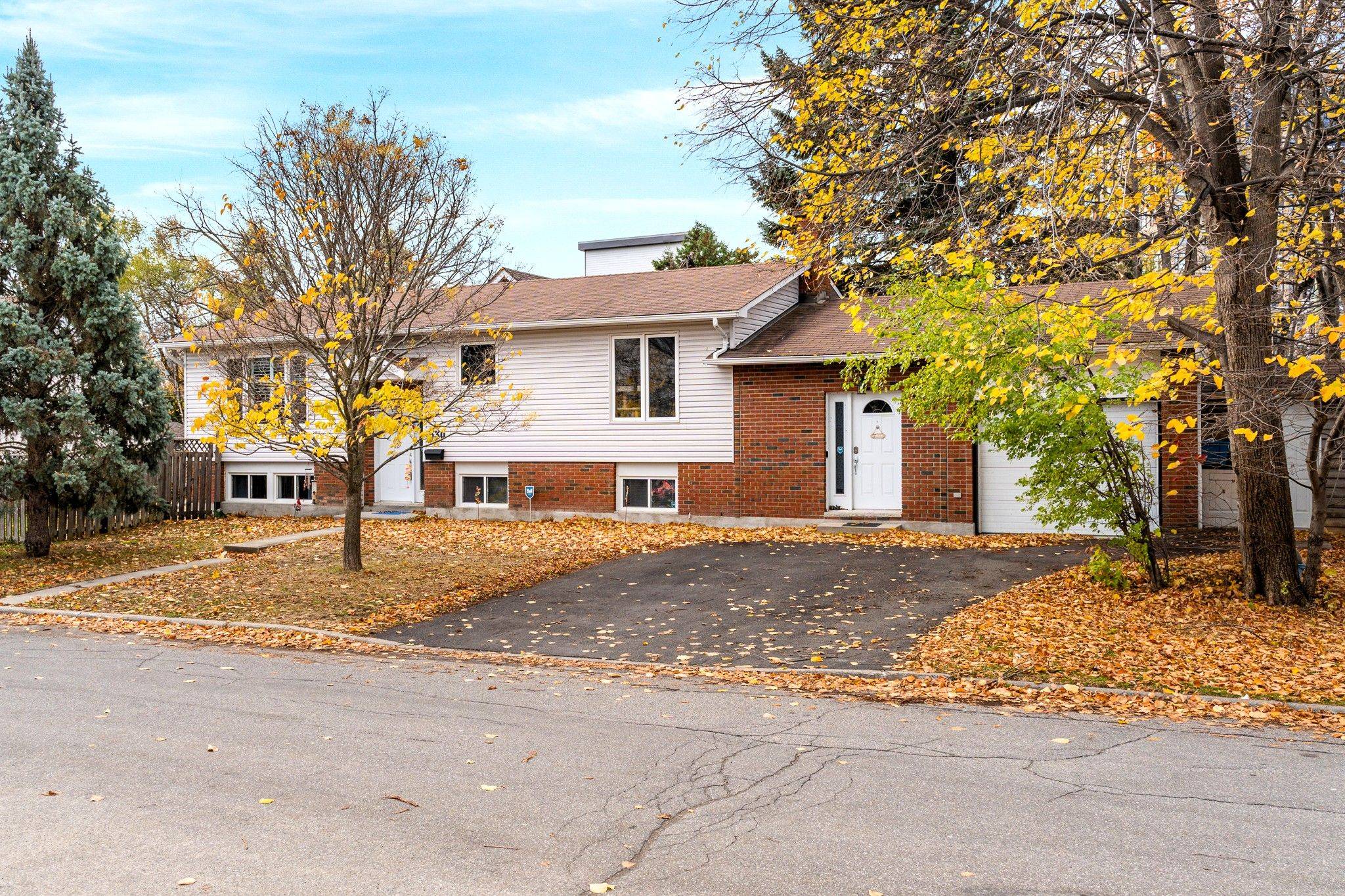 Carlingwood - Westboro And Area, ON K2A 3E1,530 Rowanwood AVE