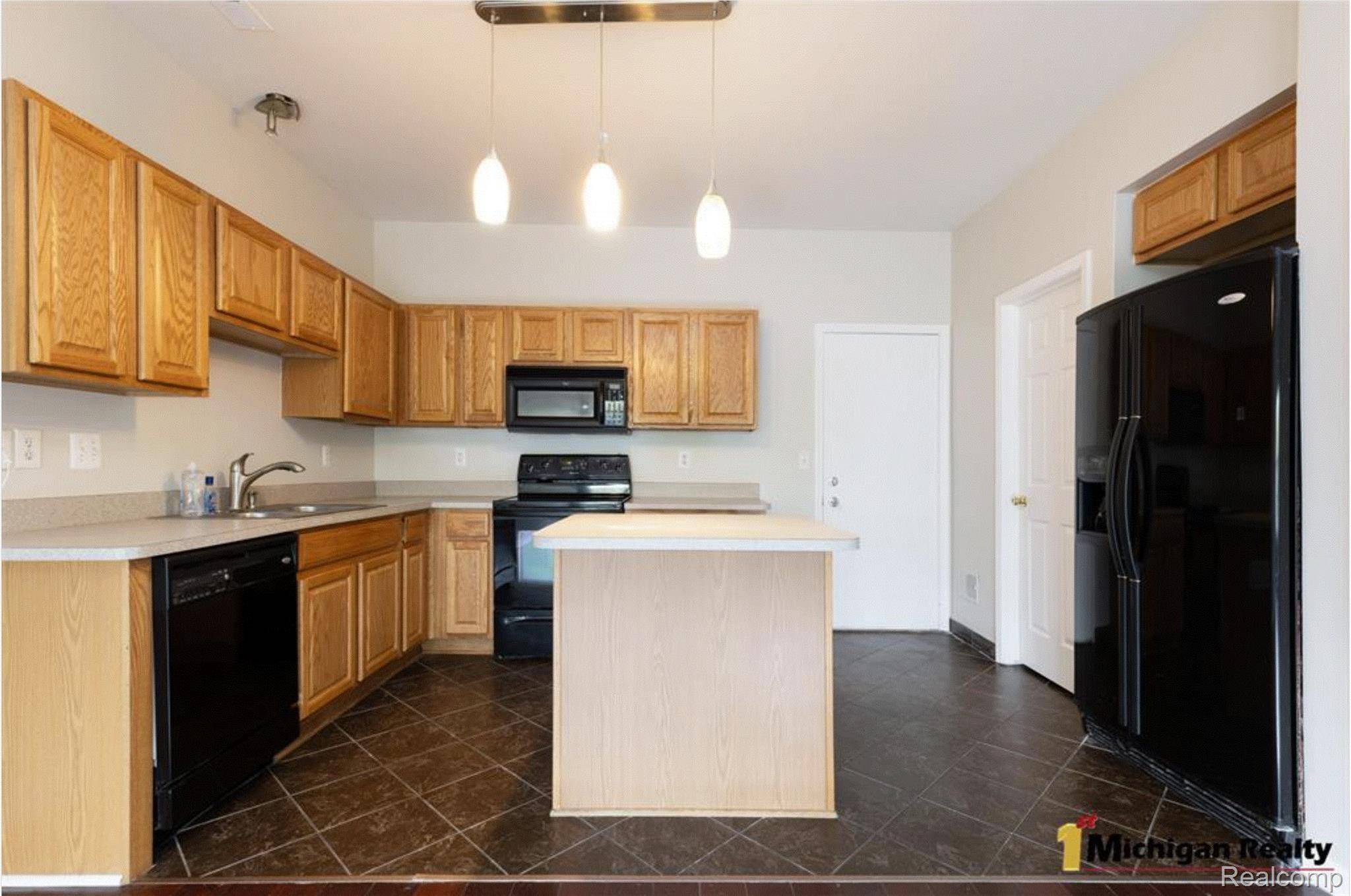 Livonia, MI 48150,11764 FARMINGTON RD #43