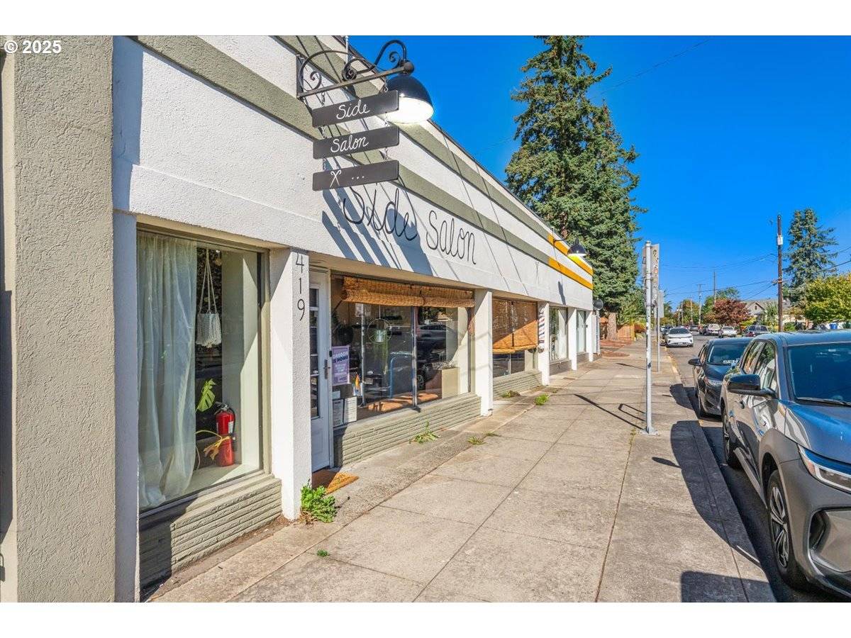 Portland, OR 97215,8037 SE STARK ST