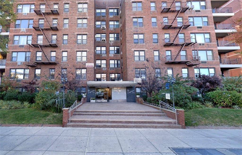 Brooklyn, NY 11235,3101 Ocean Pkwy #4O