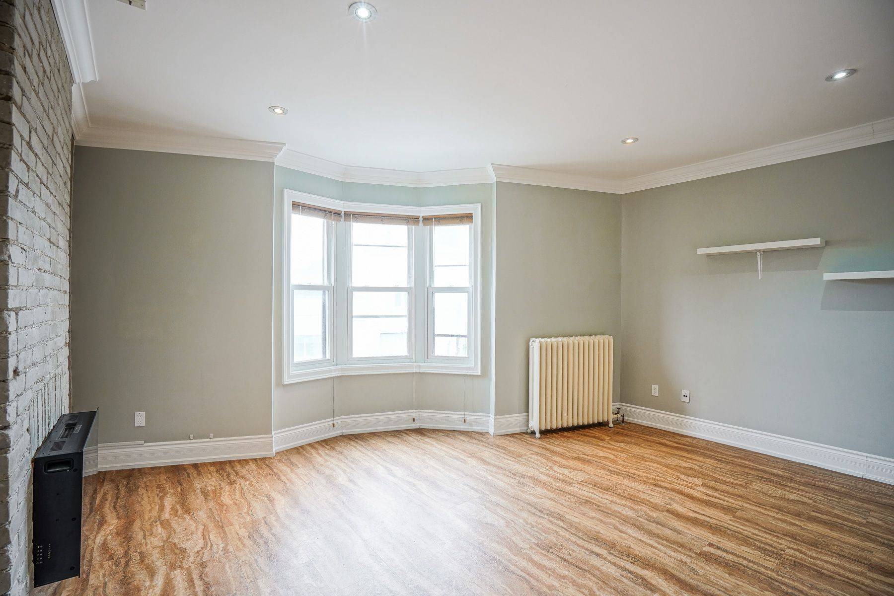 Toronto C01, ON M6K 1T6,1491 Dundas ST W #3