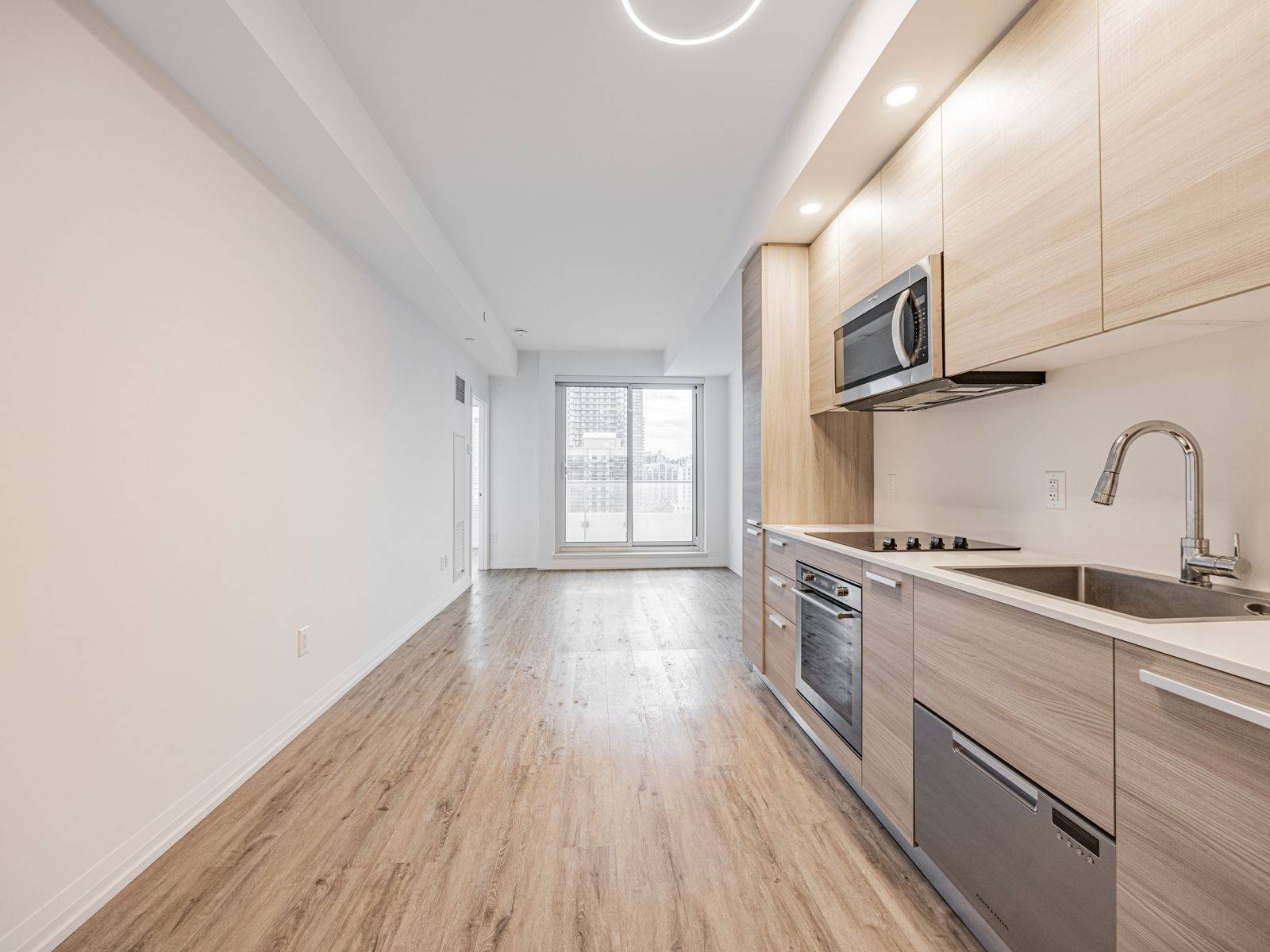 Toronto C07, ON M2N 2N1,75 Canterbury PL #1603