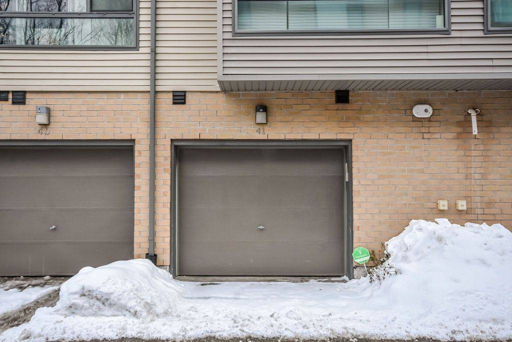 Barrie, ON L4N 9C8,369 Essa RD #41