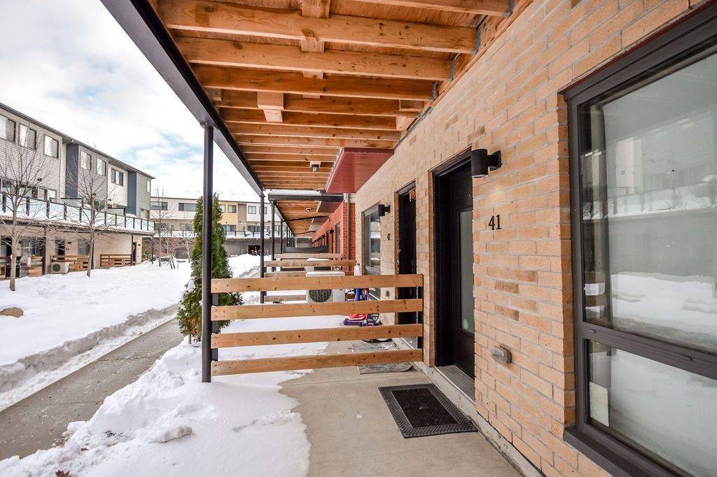 Barrie, ON L4N 9C8,369 Essa RD #41