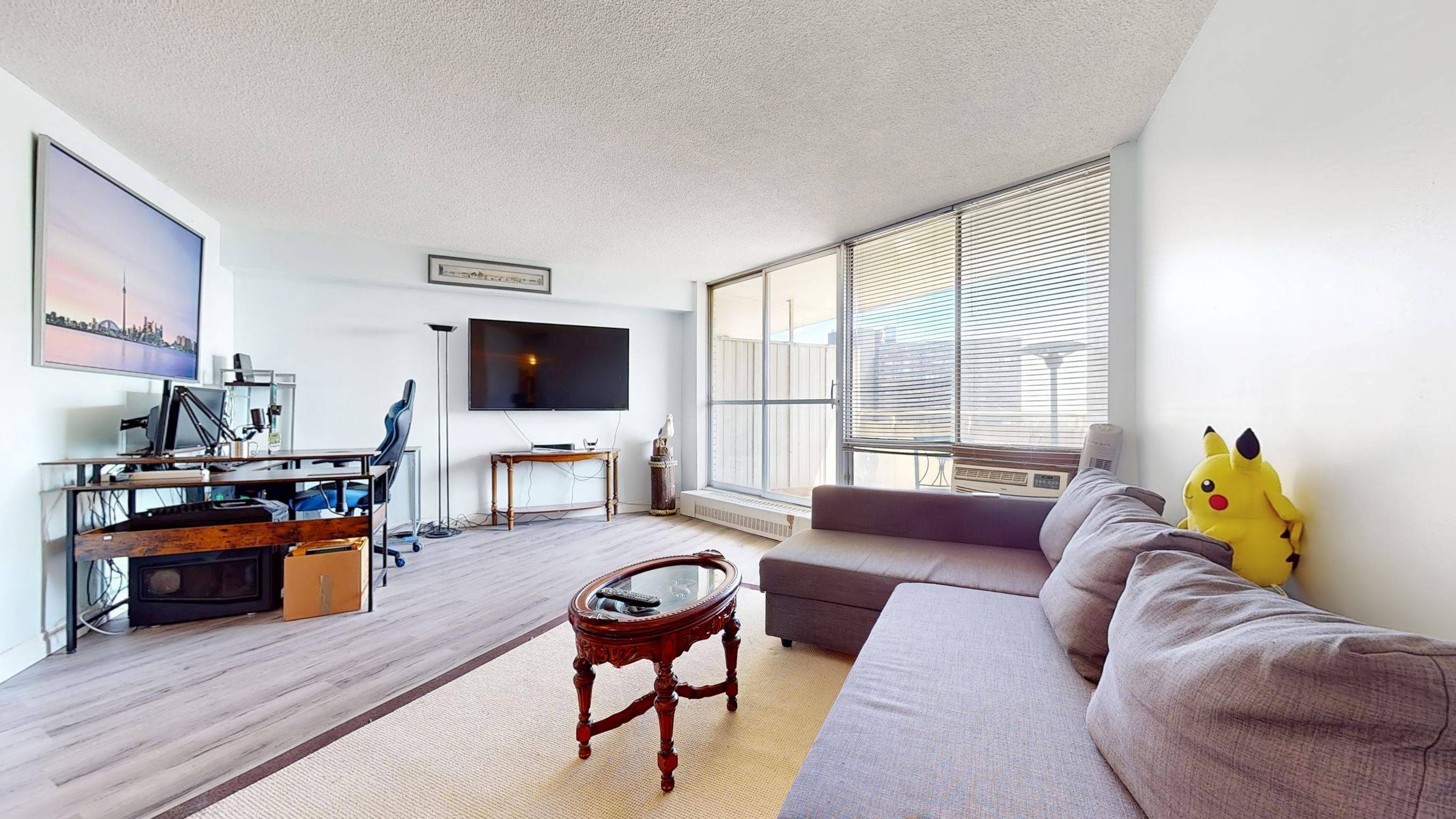 Toronto W09, ON M9R 1S9,330 Dixon RD #1007