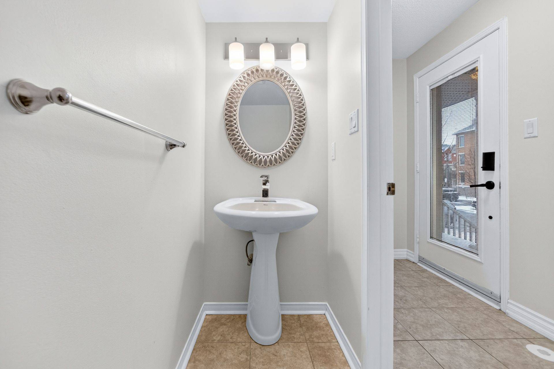 Mississauga, ON L5M 0E5,5050 Intrepid DR #20