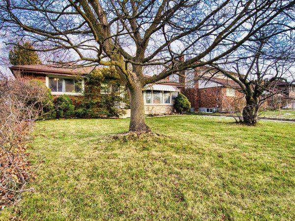 Niagara Falls, ON L2J 2X2,3664 Arlington AVE