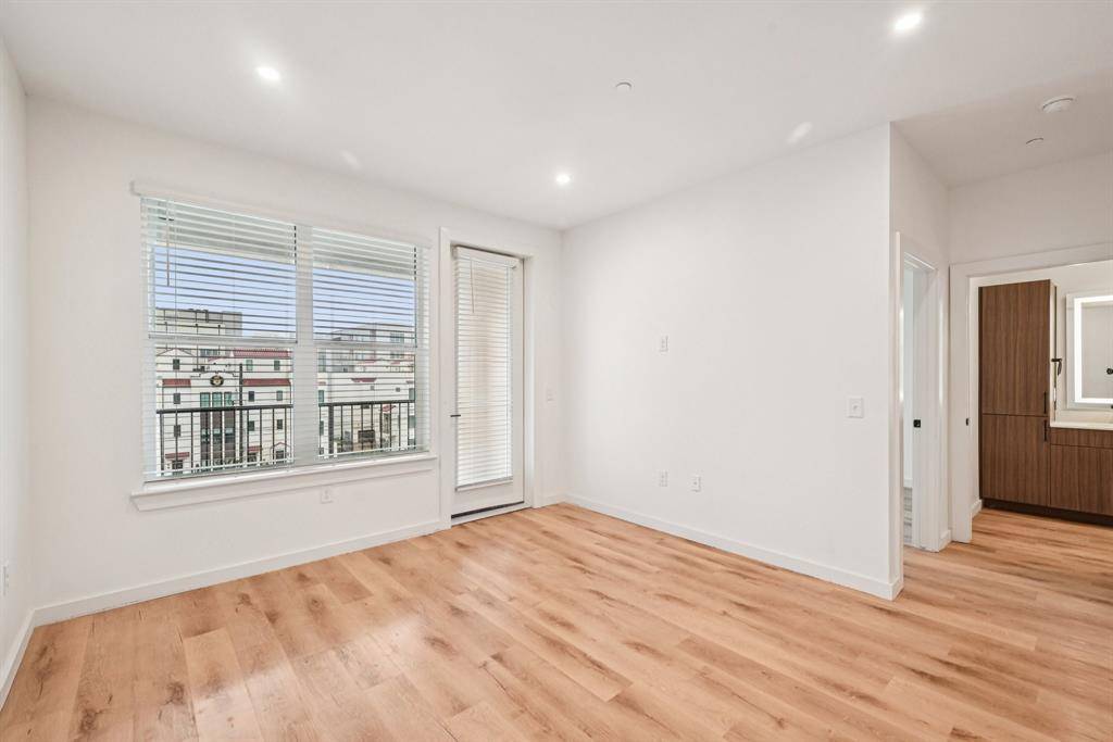 Dallas, TX 75215,2016 S Ervay Street #B1