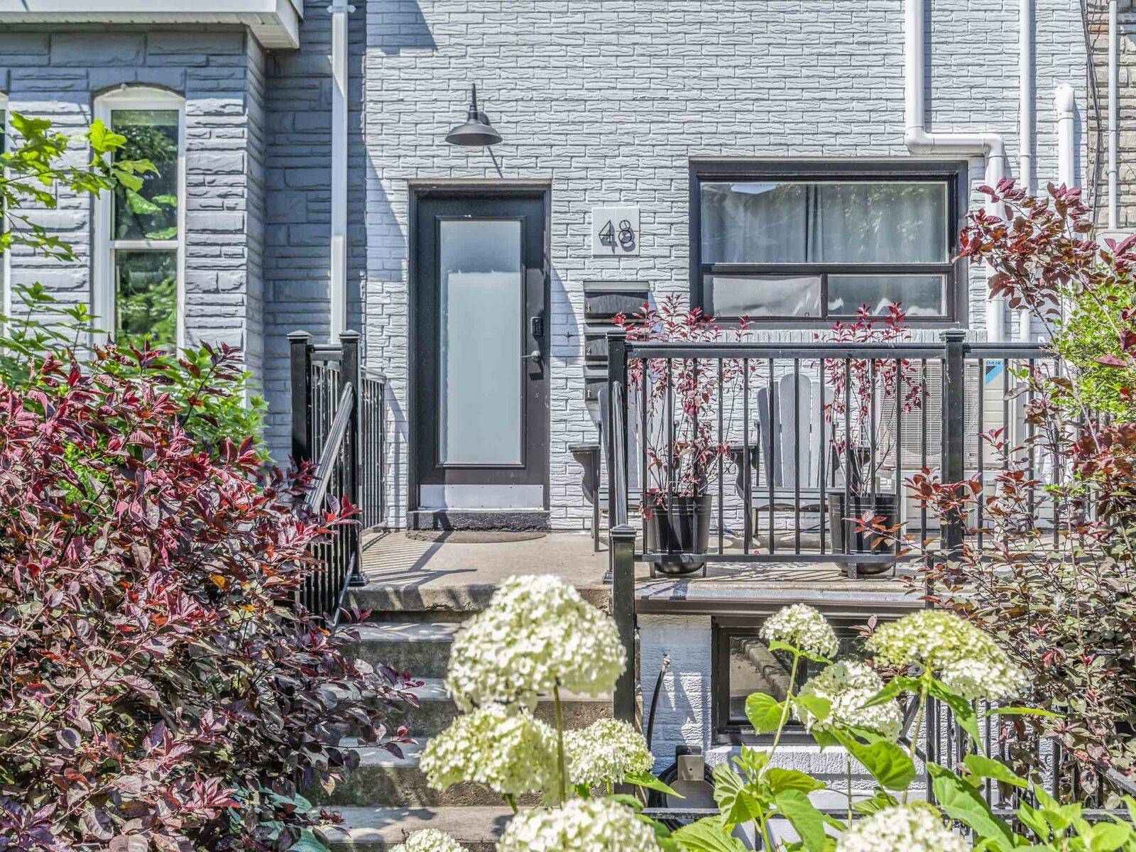 Toronto C01, ON M6J 2T4,48 Massey ST