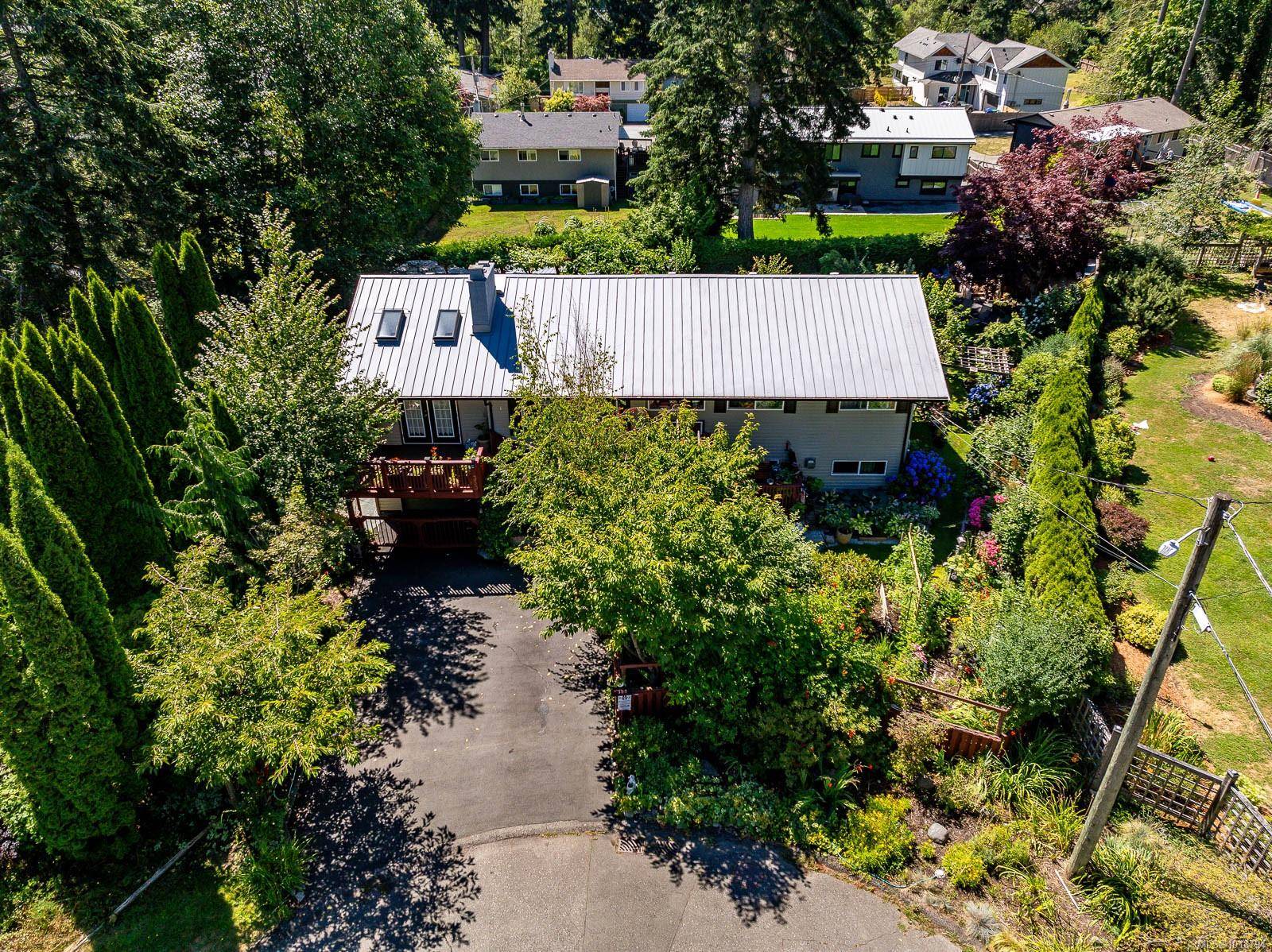 Comox, BC V9M 2E1,380 Sable Pl