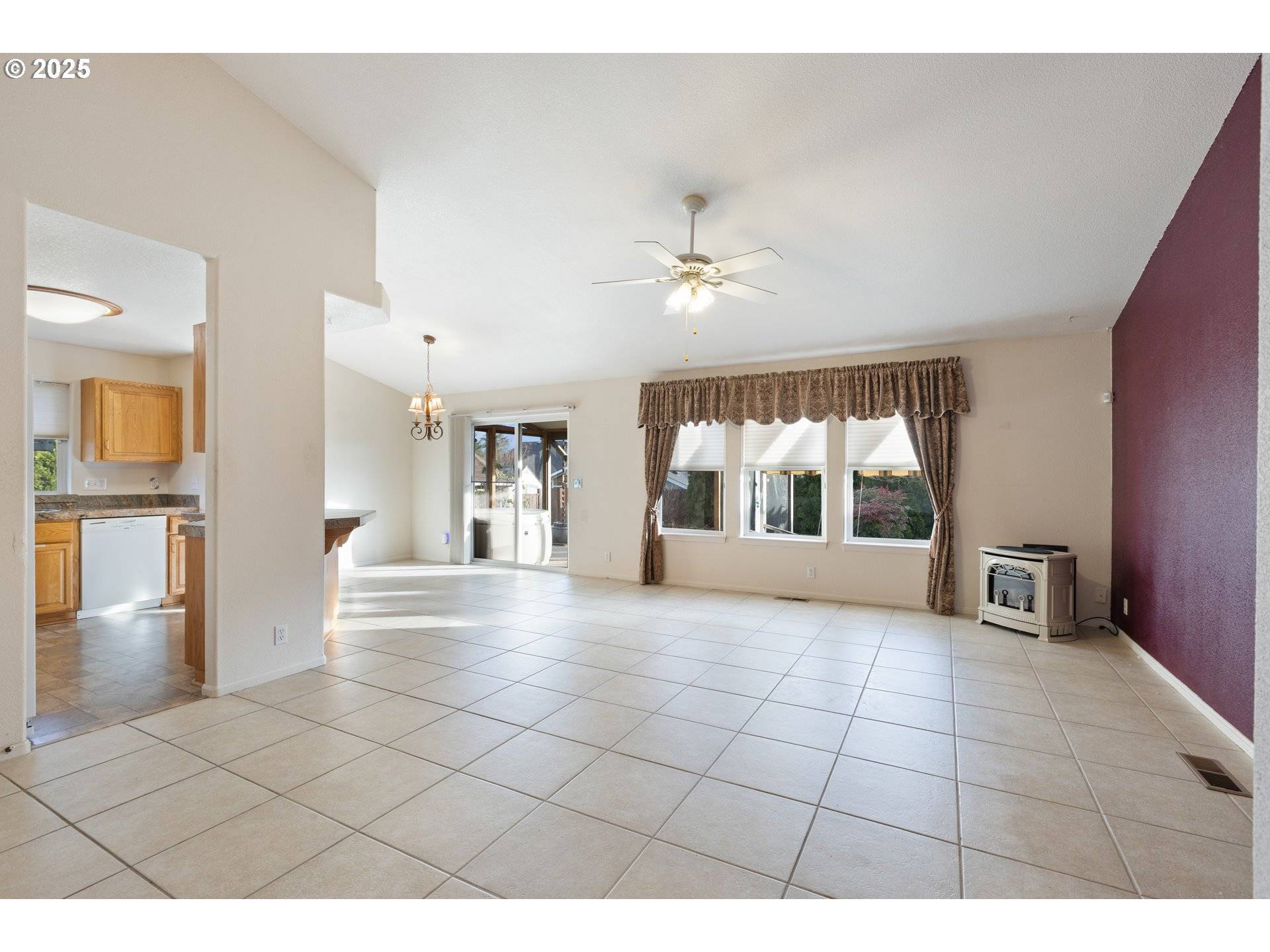 Sutherlin, OR 97479,300 RIDGEWAY ST