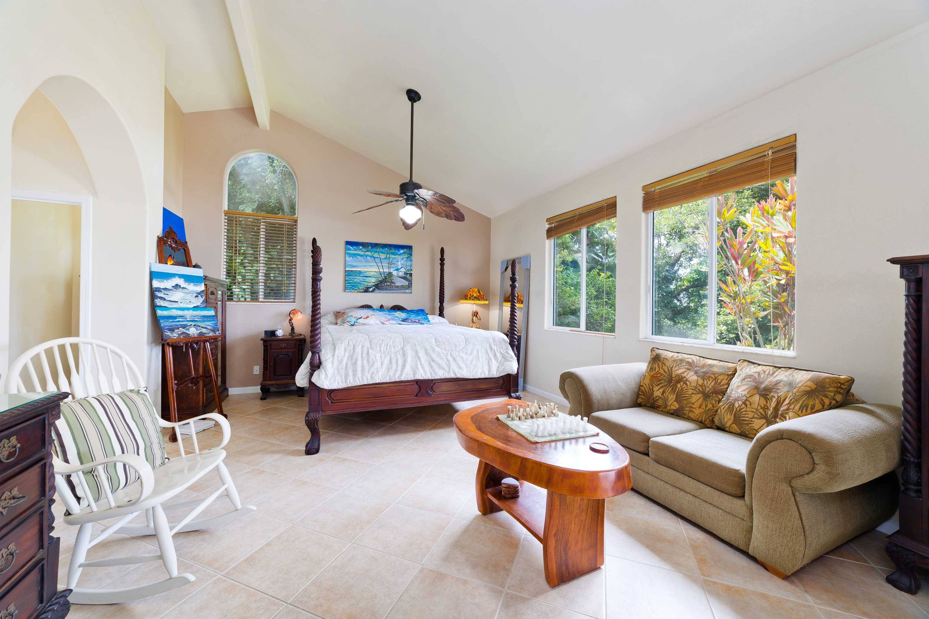 Kailua-kona, HI 96725,75-638 MAKAPONO PL