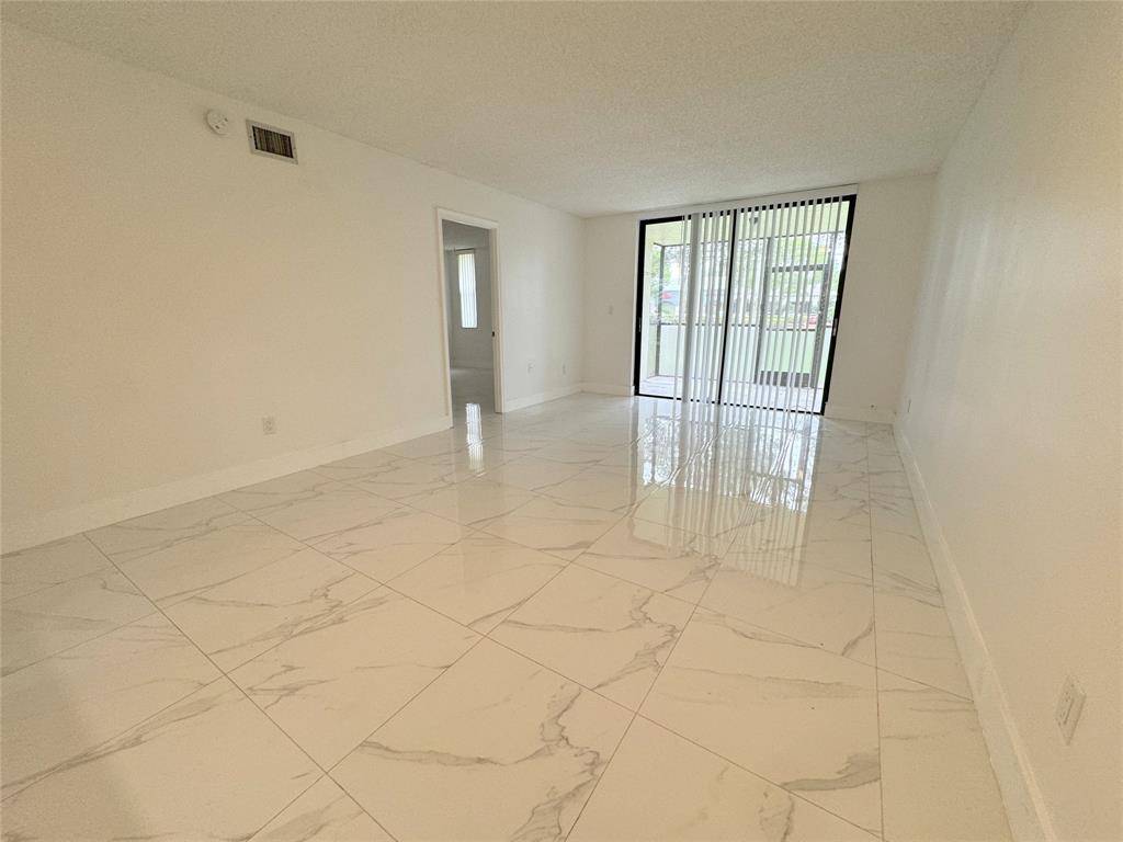 Plantation, FL 33317,6800 Cypress Rd #102