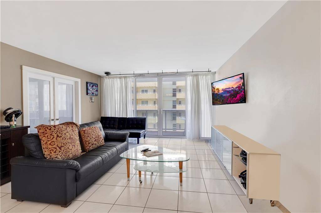 Hallandale Beach, FL 33009,3140 S Ocean Dr #409