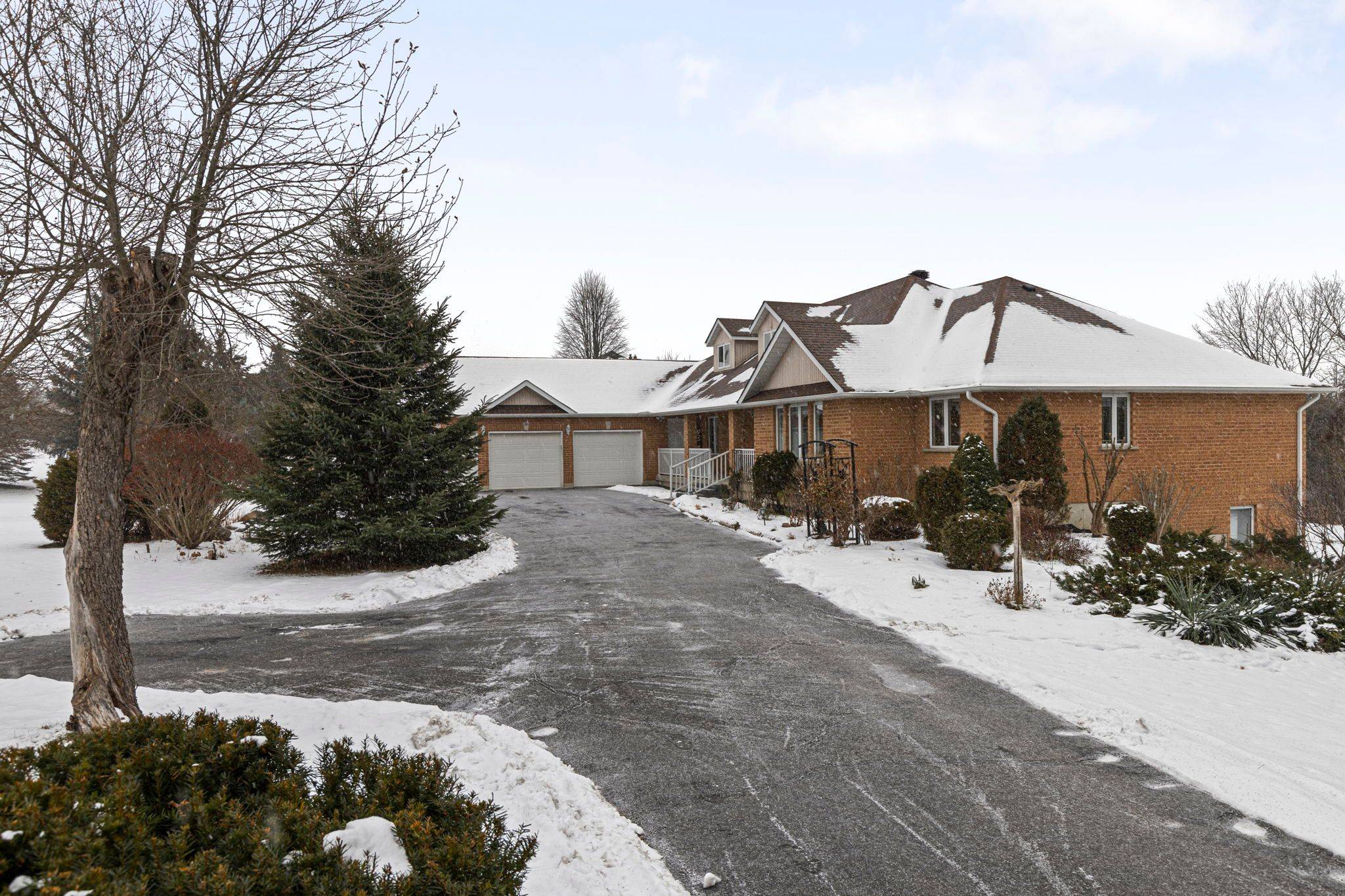 New Tecumseth, ON L0G 1W0,30 TECUMSETH HEIGHTS DR