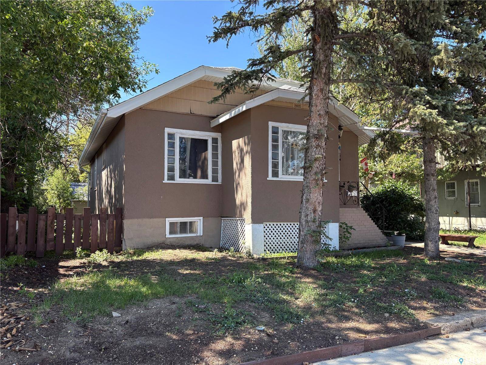 Assiniboia, SK S0H 0B0,512 Centre STREET