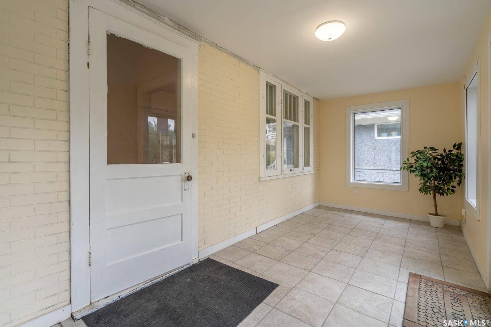 Regina, SK S4P 0P6,1535 VICTORIA AVENUE