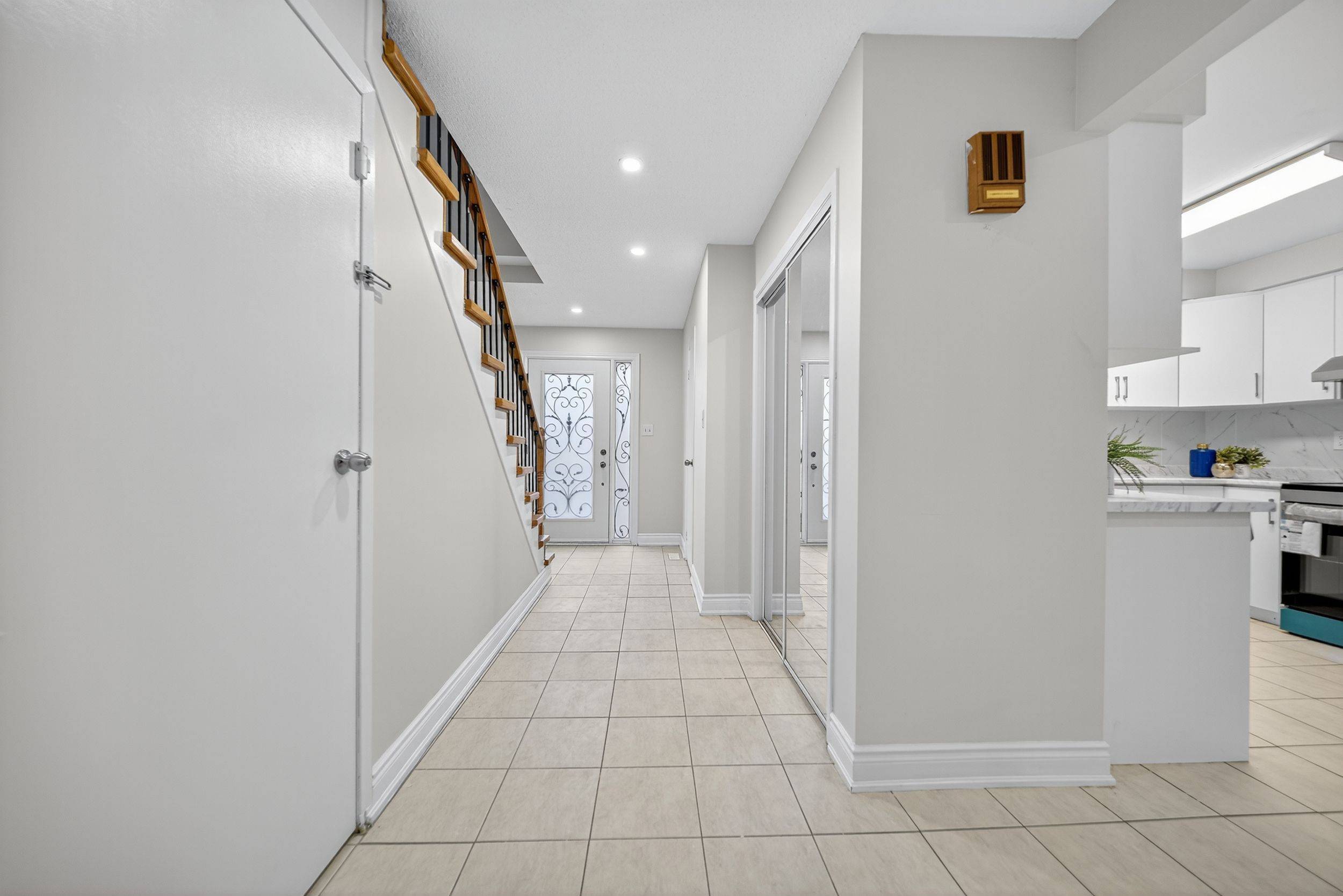 Brampton, ON L6Y 1E8,119 Harold ST