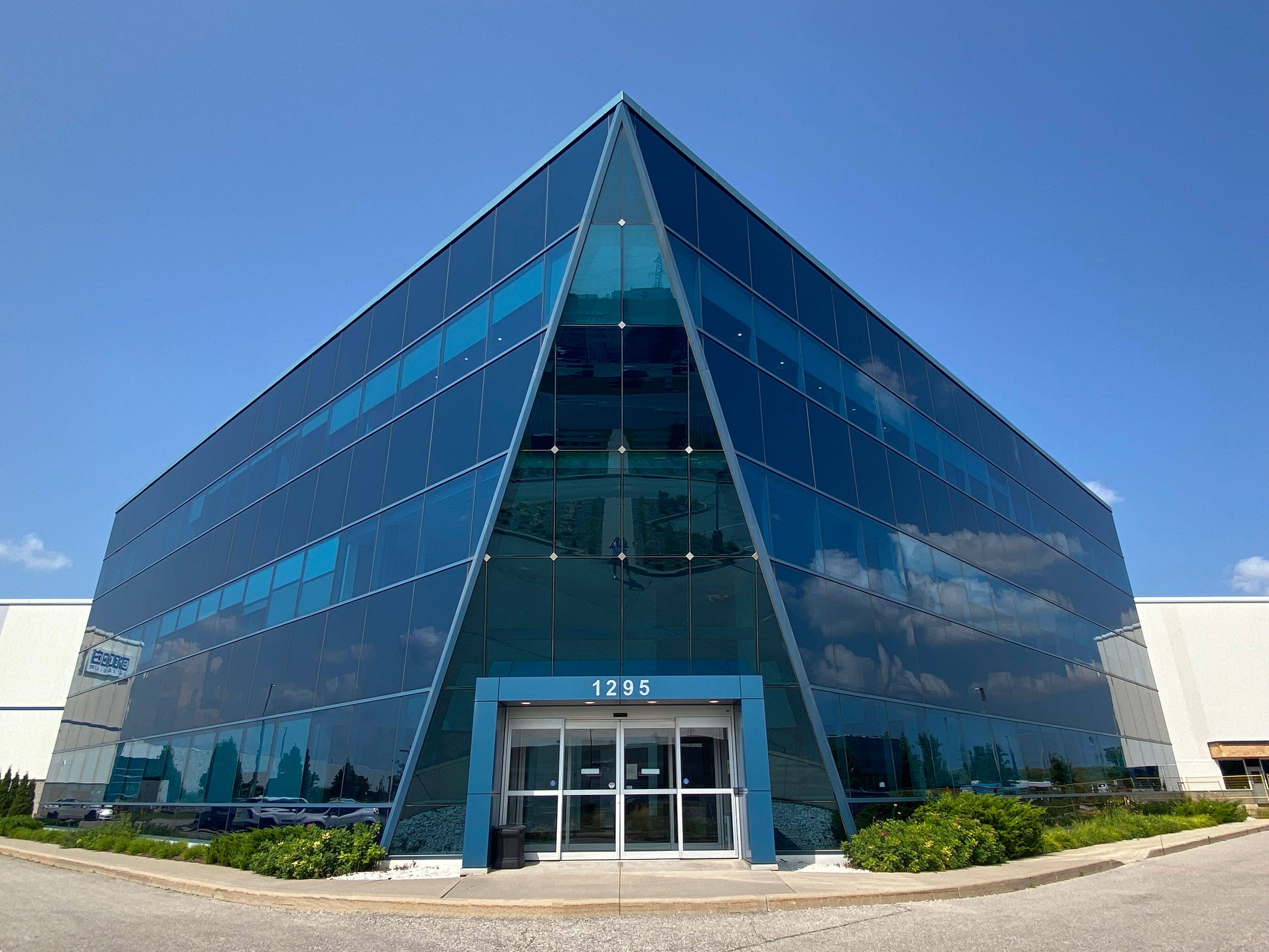 Hamilton, ON L9G 4V5,1295 Cormorant RD #E1