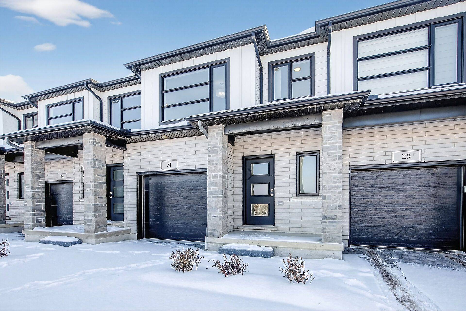 London North, ON N6G 5B6,2700 Buroak DR #31