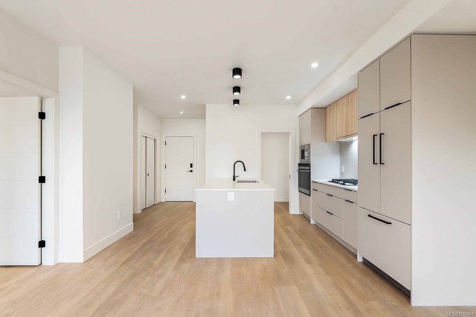 Langford, BC V9B 6V1,2341 Bear Mountain Pkwy #602