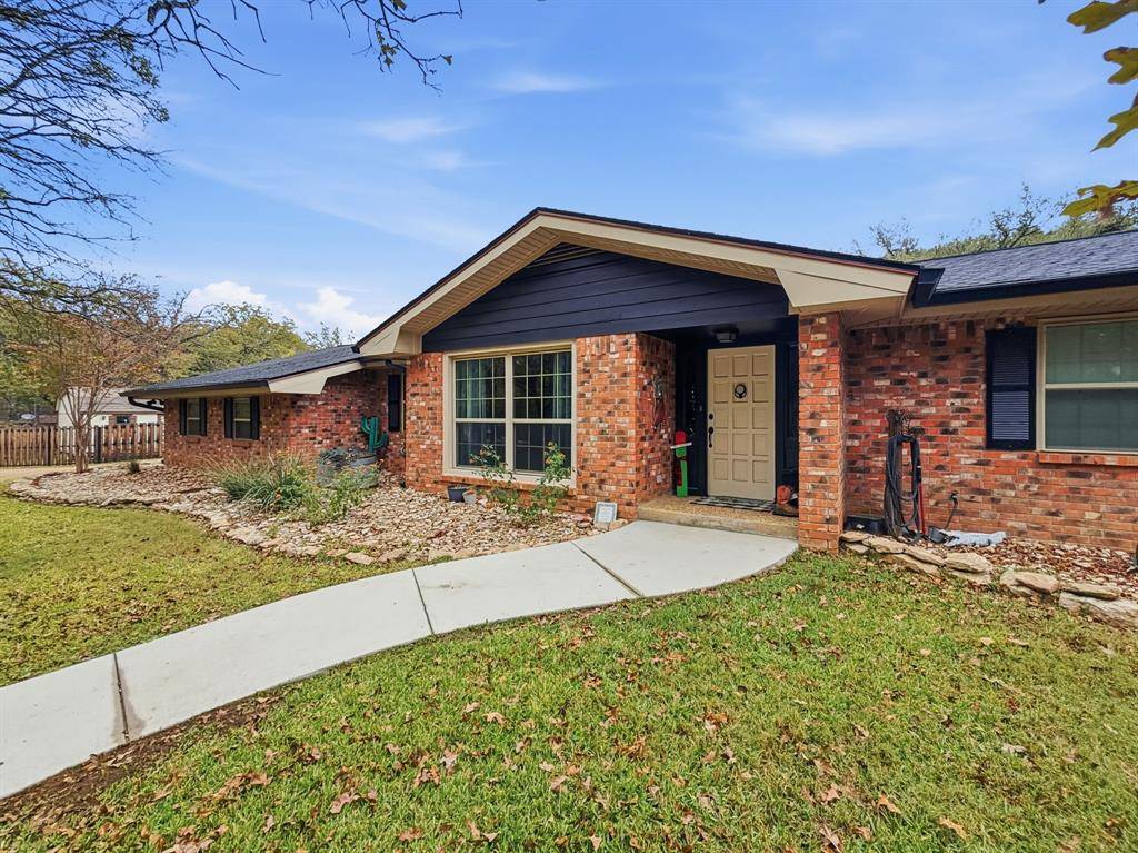 Hamilton, TX 76531,206 Navajo Trail